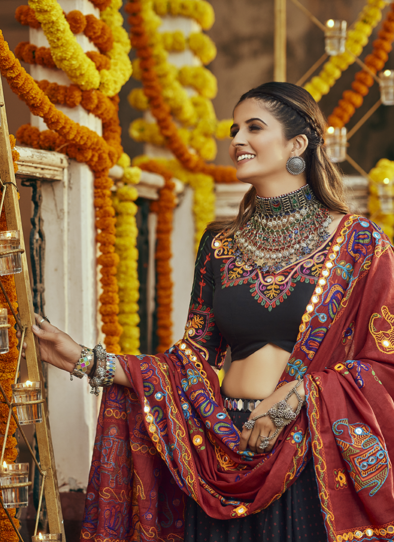 Navratri Special Black Muslin Cotton Gujarati Garba Choli